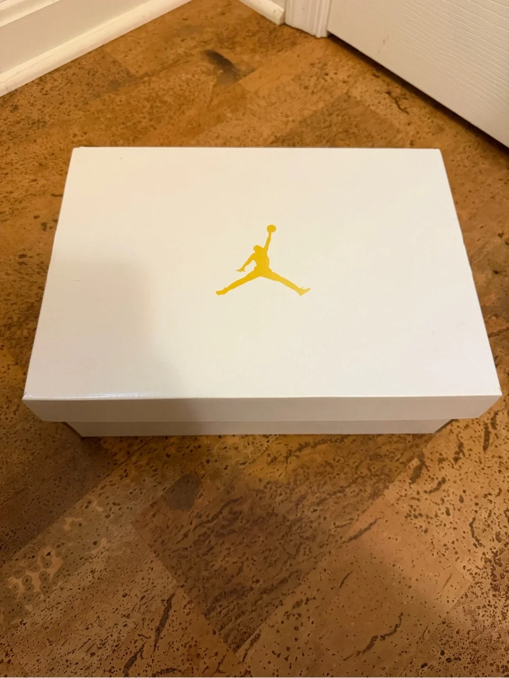 Wmns Air Jordan 1 Mid 'Barely Orange' With Box